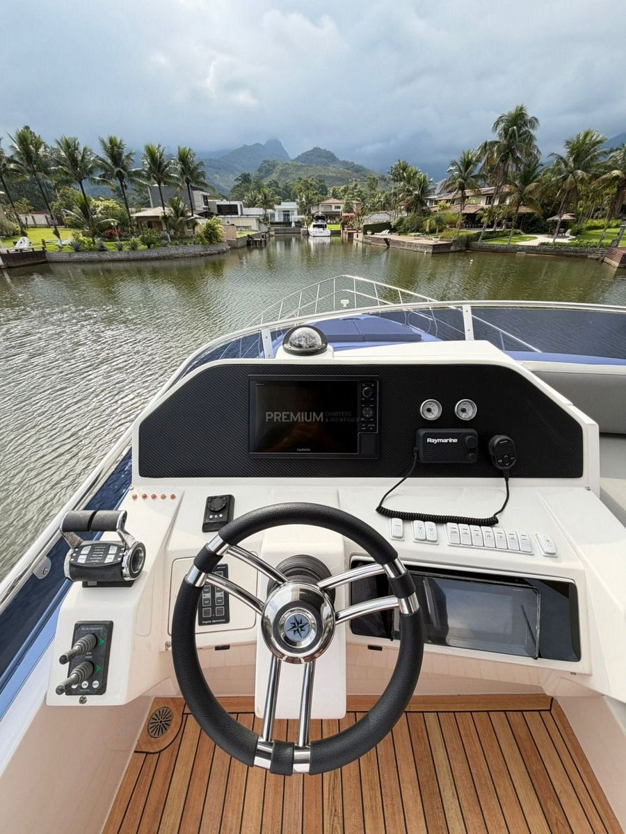 Intermarine 65